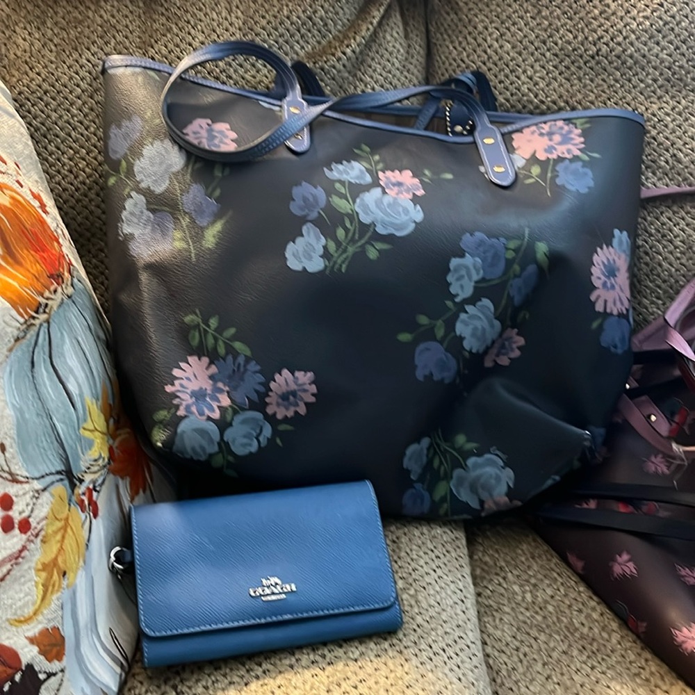 Coach Reversible Shoulder bag with matching wallet